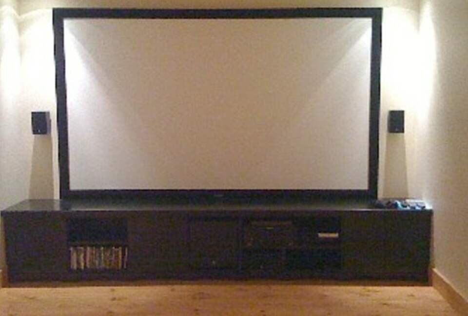 Huge forested riverfront property. 3 minutes to skiing. - Mont Tremblant, Canada