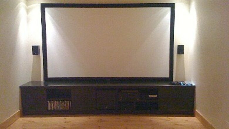 Huge forested riverfront property. 3 minutes to skiing. - Mont Tremblant, Canada