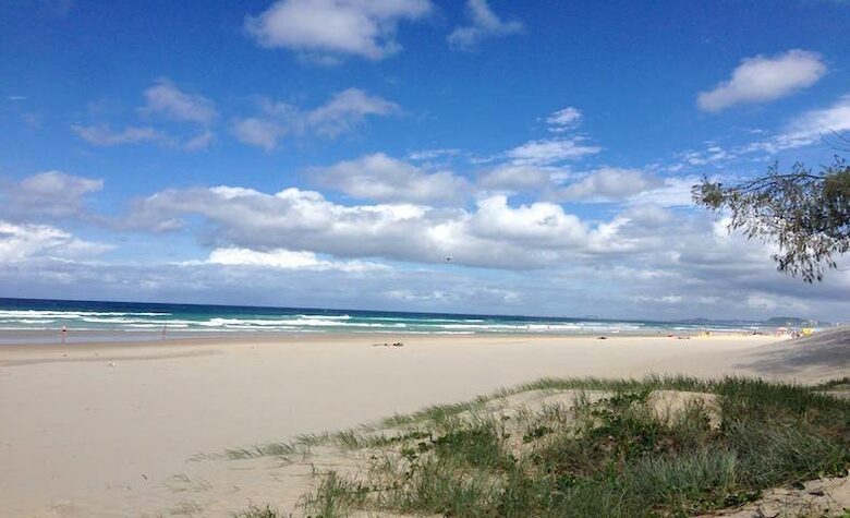 Broadbeach Luxury Villa - Broadbeach Waters, Australia