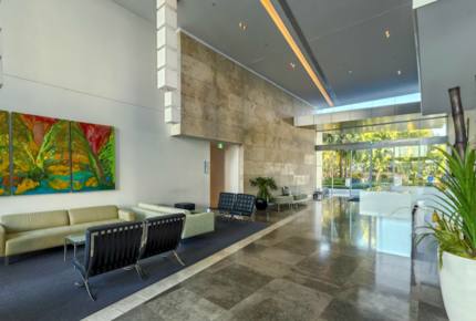 Broadbeach Luxury Villa - Broadbeach Waters, Australia