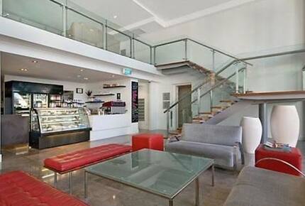 Broadbeach Luxury Villa at Freshwater Point Resort - Broadbeach Waters, Australia