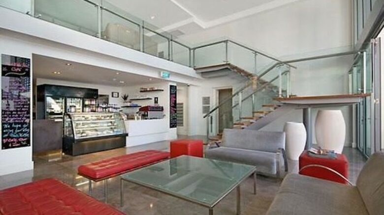 Broadbeach Luxury Villa at Freshwater Point Resort - Broadbeach Waters, Australia