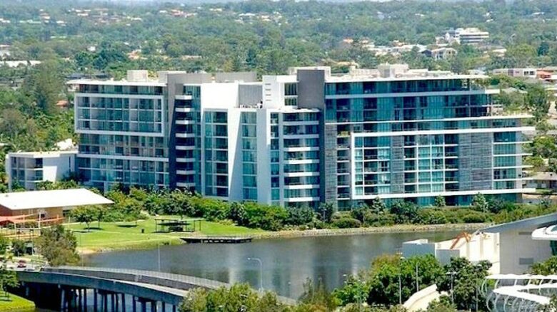 Broadbeach Luxury Villa at Freshwater Point Resort - Broadbeach Waters, Australia