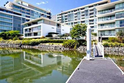 Broadbeach Luxury Villa at Freshwater Point Resort - Broadbeach Waters, Australia