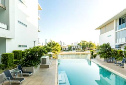 Broadbeach Luxury Villa at Freshwater Point Resort - Broadbeach Waters, Australia