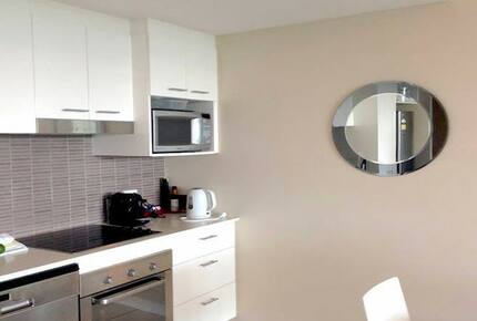 Broadbeach Luxury Villa at Freshwater Point Resort - Broadbeach Waters, Australia