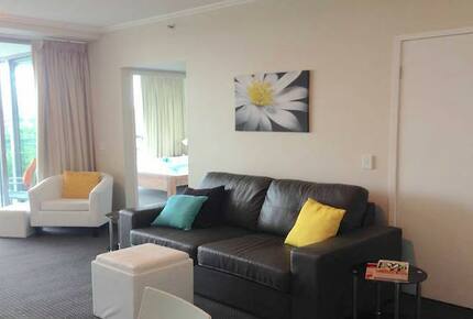 Broadbeach Luxury Villa at Freshwater Point Resort - Broadbeach Waters, Australia