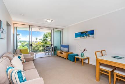 Broadbeach Luxury Villa - Broadbeach Waters, Australia