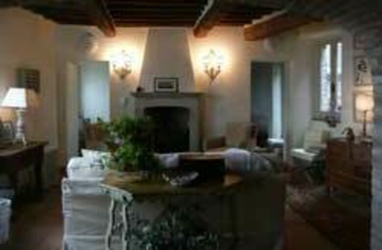 Elegant Italian Townhouse - Ficulle, Italy