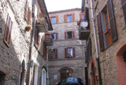 Elegant Italian Townhouse - Ficulle, Italy