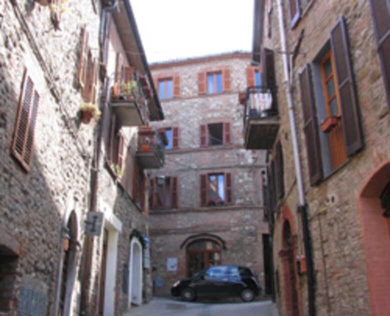 Elegant Italian Townhouse - Ficulle, Italy