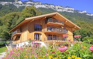 Luxury Swiss Alpine Chalet - Ringgenberg, Switzerland