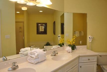 Phoenix on the Bay Waterfront Resort - Orange Beach, Alabama