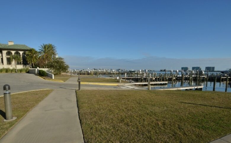 Phoenix on the Bay Waterfront Resort - Orange Beach, Alabama