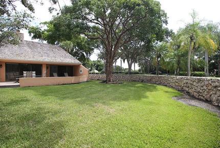 Villa Chloe Lakeview - Palm Beach Gardens, Florida