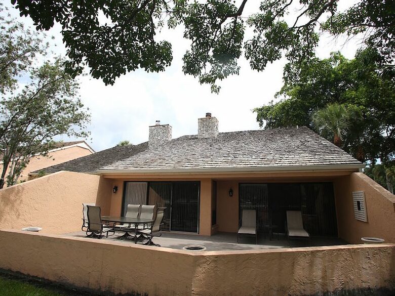 Villa Chloe Lakeview - Palm Beach Gardens, Florida