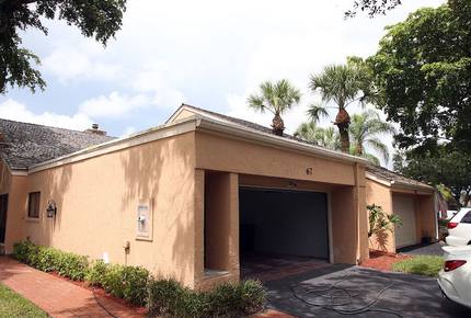 Villa Chloe Lakeview - Palm Beach Gardens, Florida