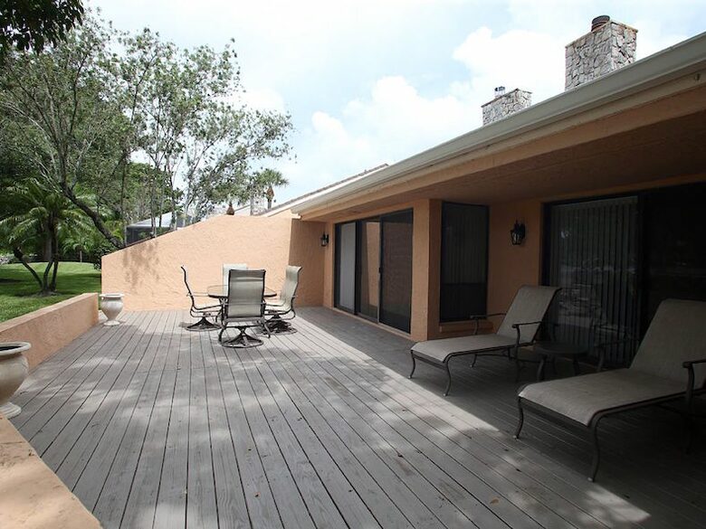 Villa Chloe Lakeview - Palm Beach Gardens, Florida