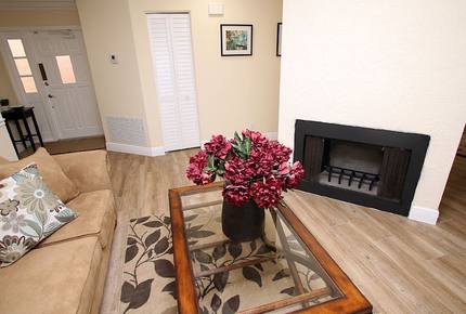 Villa Chloe Lakeview - Palm Beach Gardens, Florida