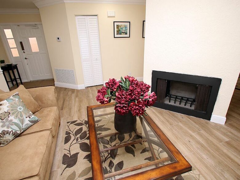 Villa Chloe Lakeview - Palm Beach Gardens, Florida