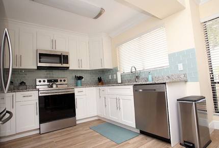 Villa Chloe Lakeview - Palm Beach Gardens, Florida