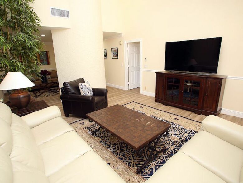 Villa Chloe Lakeview - Palm Beach Gardens, Florida