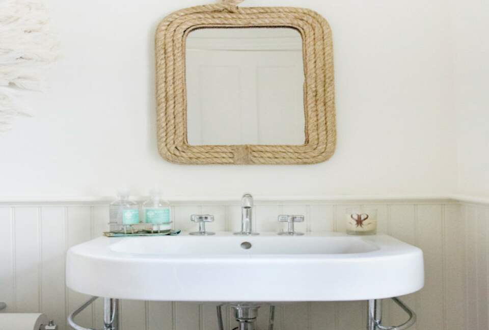 Charming Victorian Sag Harbor Residence - Sag Harbor, New York