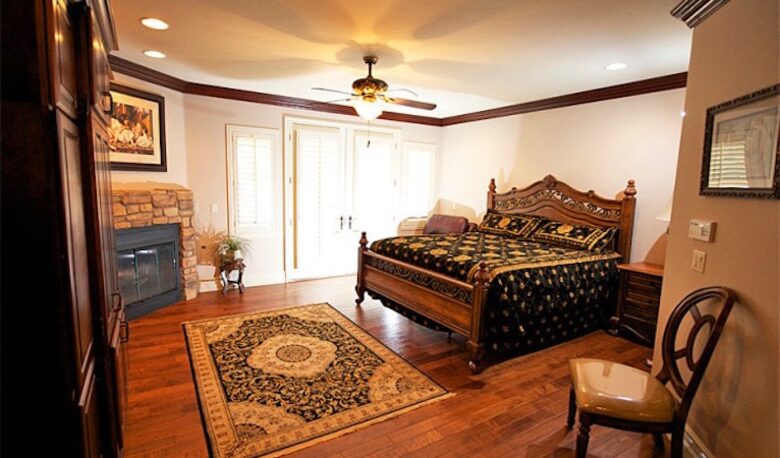 Las Vegas Mini Castle #2 (The Gambler) - Las Vegas, Nevada