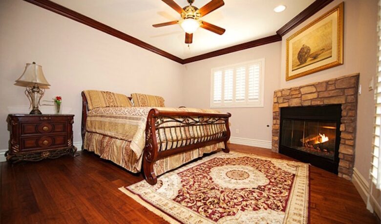 Las Vegas Mini Castle #2 (The Gambler) - Las Vegas, Nevada