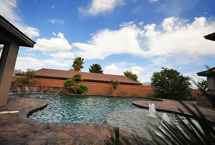 Las Vegas Mini Castle #2 (The Gambler) - Las Vegas, Nevada