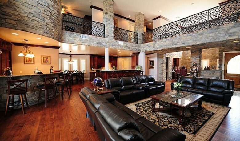 Las Vegas Mini Castle #2 (The Gambler) - Las Vegas, Nevada