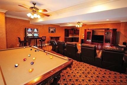 Las Vegas Mini Castle #2 (The Gambler) - Las Vegas, Nevada