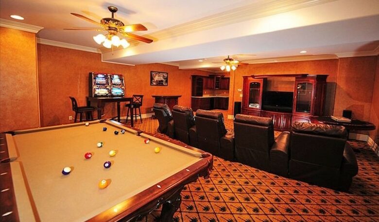 Las Vegas Mini Castle #2 (The Gambler) - Las Vegas, Nevada