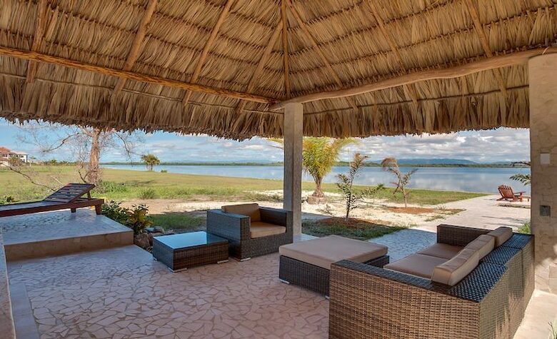 Villa Laguna Gecko - Placencia, Belize