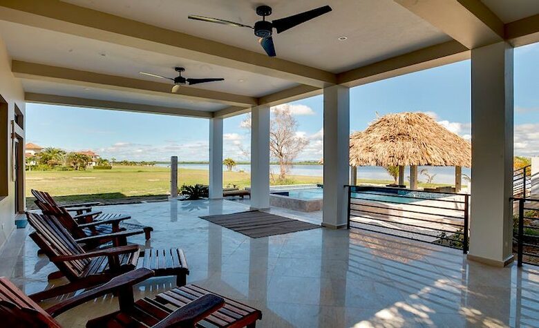 Villa Laguna Gecko - Placencia, Belize