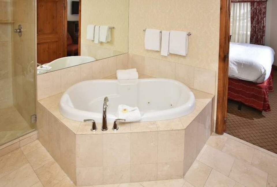 Austria Haus - 3 Bedroom Penthouse - Vail, Colorado