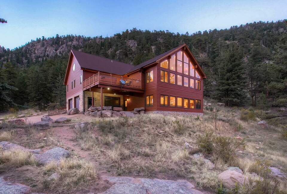 Narrow Trail - Stunning Mountain Home - Estes Park, Colorado