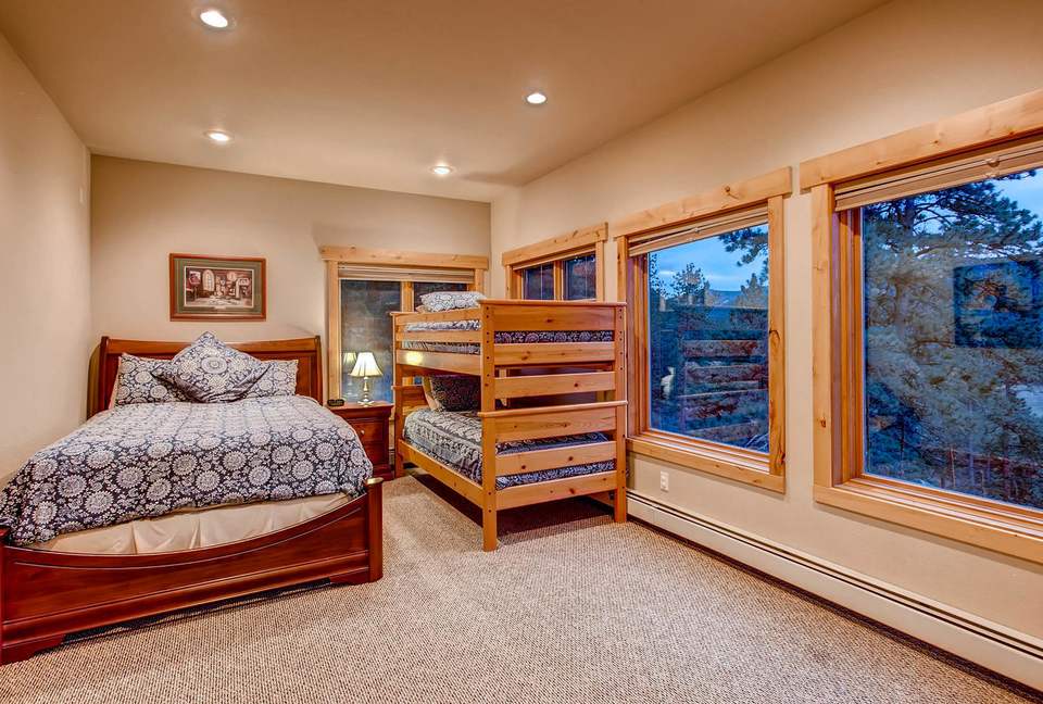 Narrow Trail - Stunning Mountain Home - Estes Park, Colorado