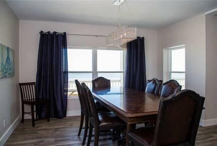 Front Row Galveston - Galveston, Texas