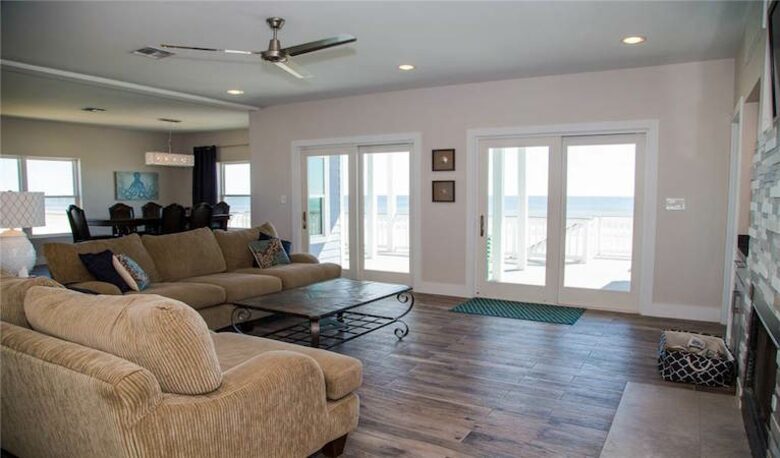 Front Row Galveston - Galveston, Texas