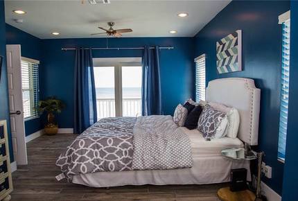 Front Row Galveston - Galveston, Texas