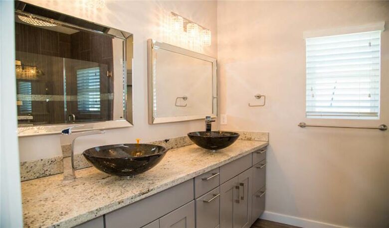 Front Row Galveston - Galveston, Texas