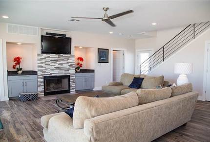 Front Row Galveston - Galveston, Texas