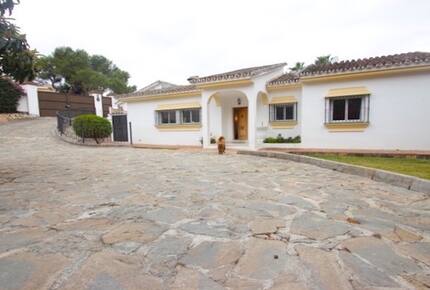 Los Iris Marbella - El Rosario Urbanization, Marbella, Spain