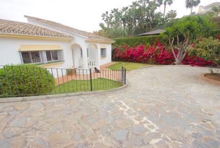 Los Iris Marbella - El Rosario Urbanization, Marbella, Spain