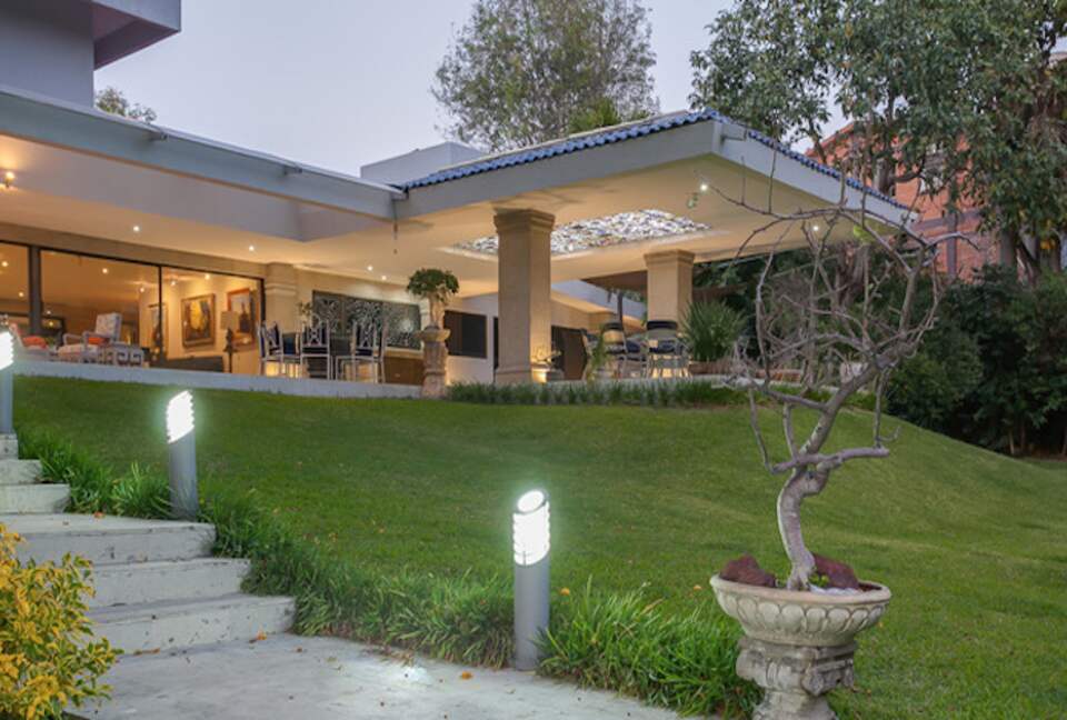 Casa los Dos Arbolitos - Cuernavaca, Mexico