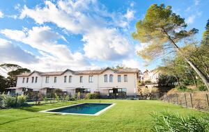 Chateau Serjac - La Maison des Vignes - Puissalicon, France