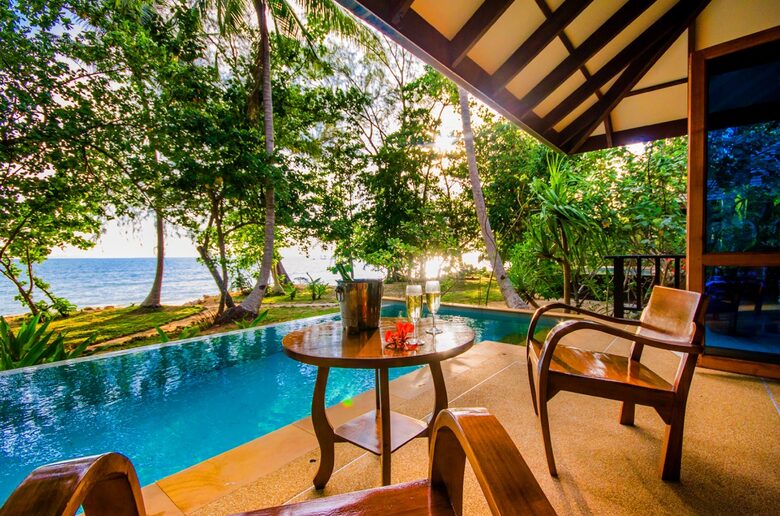 Baan Si Dang Beach Pool Villa - Koh Jum, Krabi, Thailand