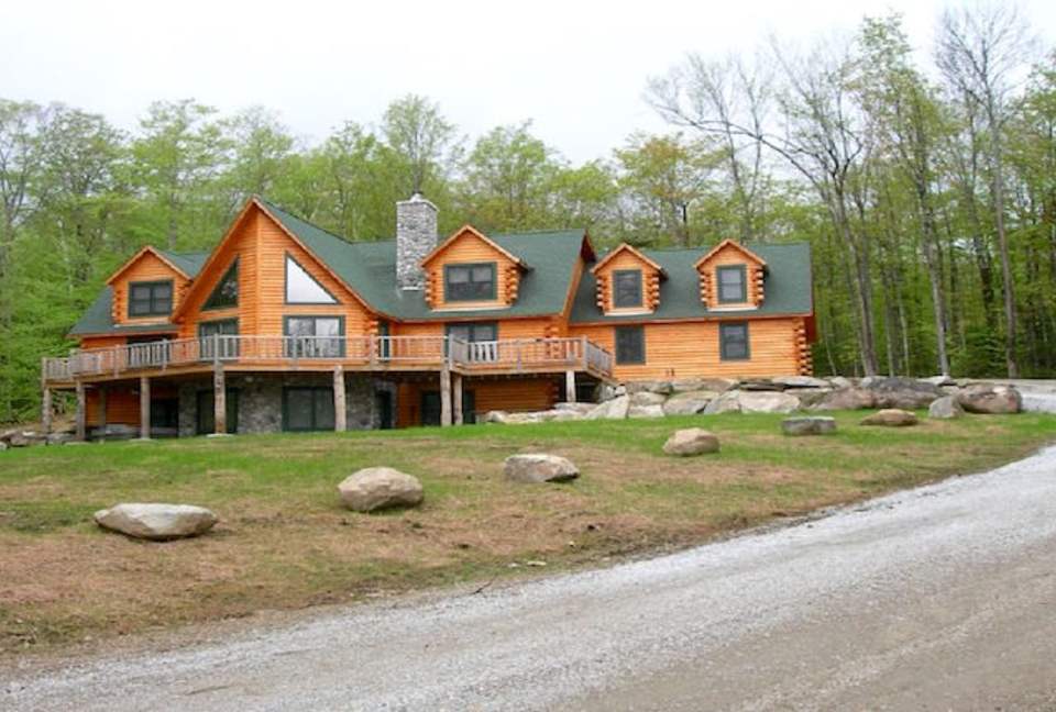 Okemo Luxury Log Home - Ludlow, Vermont
