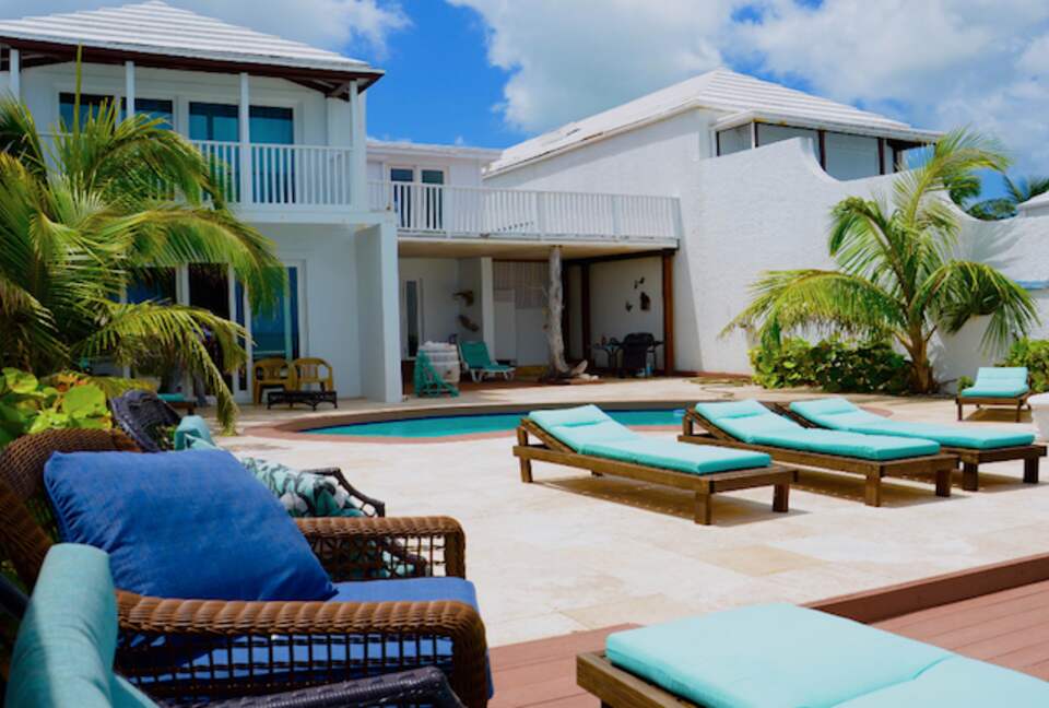 Oceanfront Villa Caprice - Nassau, Bahamas